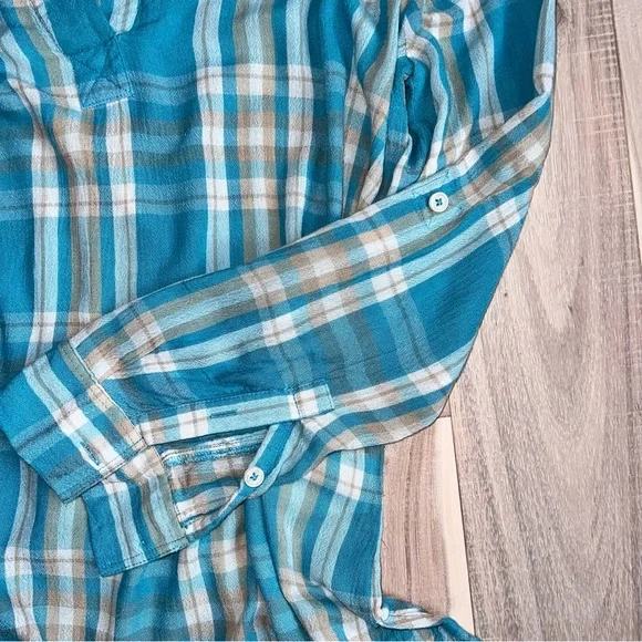 Nine West Blue and white Plaid Long Sleeves Loose Fit Lightweight Blouse Small - Picture 4 of 7